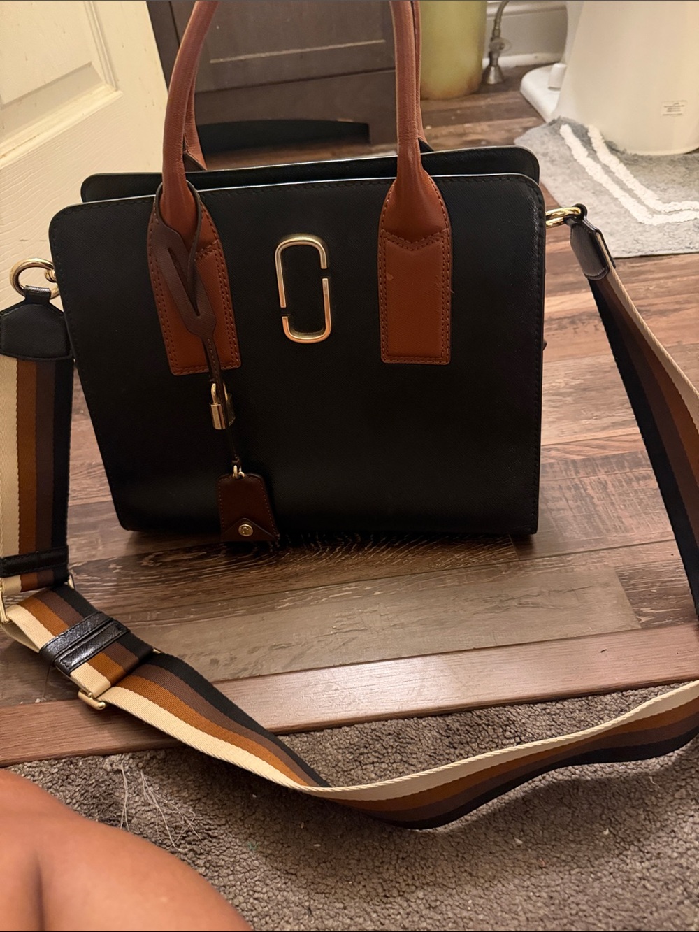 Marc Jacob crossed body pocket book